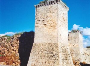 Tutino - piazza Castello dei Trane - Uno scorcio del castello