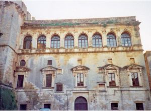 Tricase - Piazza Don Tonino Bello - Uno scorcio di Palazzo Gallone. 