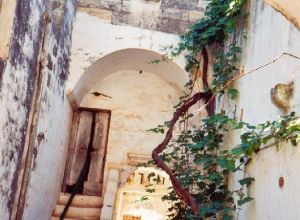 Rione Sant'Eufemia - via San Nicola - Vecchia casa a corte