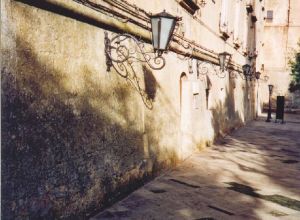 Tricase - piazza Giuseppe Pisanelli - Uno scorcio di Palazzo Gallone