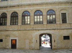 Tericase - piazza Giuseppe Pisanelli - Uno scorcio di Palazzo Gallone