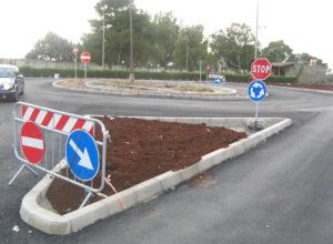 Lavori di rifacimento della rotatoria esistente in via Olimpica