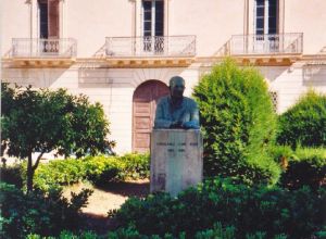 Lucugnano - piazza Girolamo Comi - Biblioteca Provinciale 