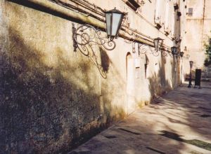 Tricase - piazza Giuseppe Pisanelli - Uno scorcio del prospetto forntale di palazzo Gallone