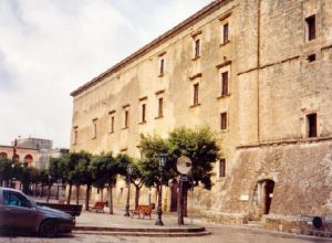 Tricase - Piazza Giuseppe Pisanelli - Uno scorcio di Palazzo Gallone