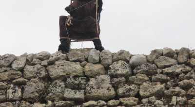 18  marzo 2015 - Rione di Tutino - Su uno dei muri del Castello dei Trane &eg...