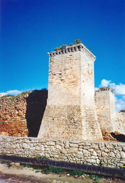 Tutino - piazza Castello dei Trane - Uno scorcio del castello