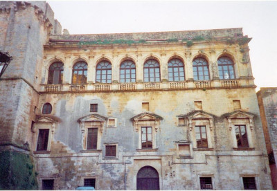 Tricase - Piazza Don Tonino Bello - Uno scorcio di Palazzo Gallone. 