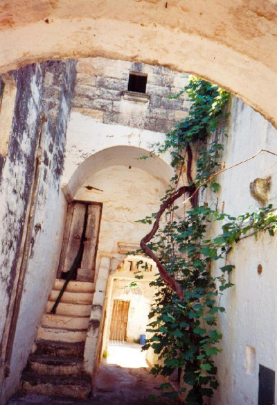 Rione Sant'Eufemia - via San Nicola - Vecchia casa a corte