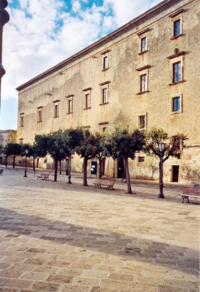 Tr4icase- piazza Giuseppe Pisanelli - Castello dei Principi Gallone