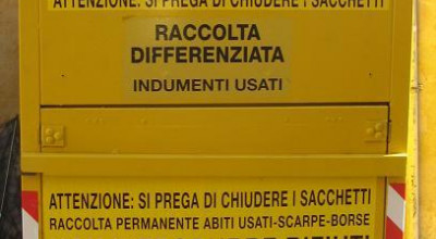 Tricase - Largo Sant'Angelo - Contenitore giallo per la racoclta degli in...