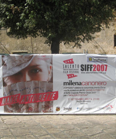 Tricase - piazza Pisanelli - Striscione che pubblicizza il SIFF 2007