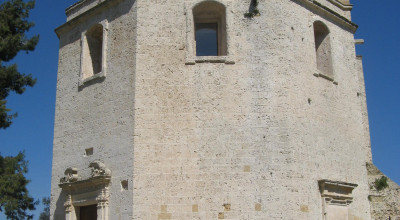 La CHIESA DEI DIAVOLI e il GIARDINO DELLE VALLONEE di...