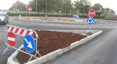 Lavori di rifacimento della rotatoria esistente in via Olimpica