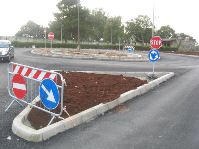 Lavori di rifacimento della rotatoria esistente in via Olimpica