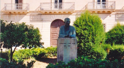 Lucugnano - piazza Girolamo Comi - Biblioteca Provinciale G. Comi