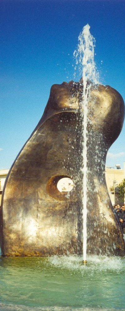 Tricase - Piazza Cappuccini - Uno scorcio della fontana