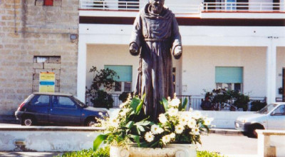 Caprarica - piazzetta Padre Pio