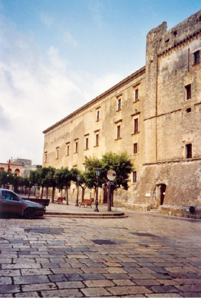 Tricase - Piazza Giuseppe Pisanelli - Uno scorcio di Palazzo Gallone